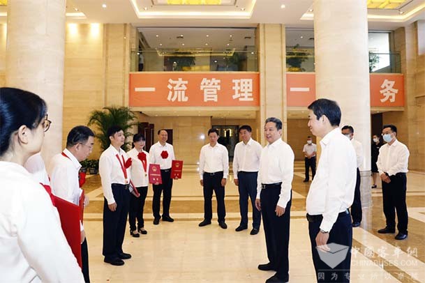 会见交通运输系统受表彰全国人民满意公务员及集体代表IM电竞 IM电竞app(图1)