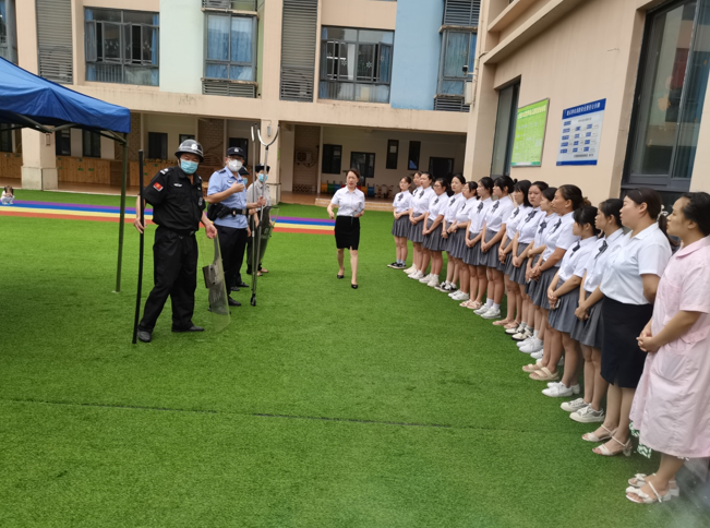 大渡口警方全力护航2022IM电竞 IM电竞app年秋季学期开学季(图3)