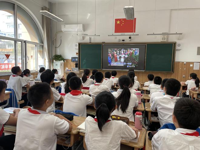 济南燕山中学开展民族团结进步宣传月系列教育活动IM电竞 IM电竞平台(图2)
