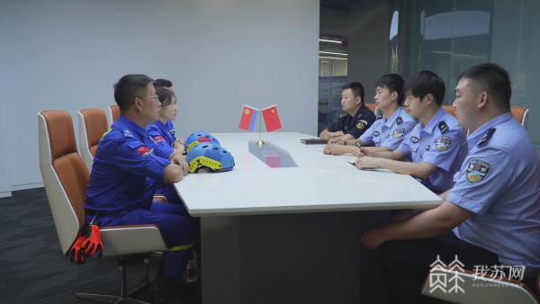 人防加机防 鼓楼警方构筑IM电竞 电子竞技平台假期景区安防屏障(图1)