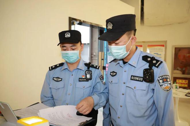 IM电竞 IM电竞app国庆安保一线传真 一起来看看警察蜀黍如何进行节前安全检查(图2)