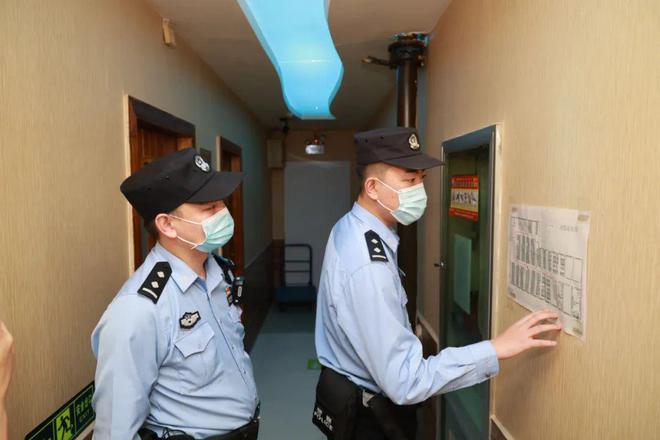IM电竞 IM电竞app国庆安保一线传真 一起来看看警察蜀黍如何进行节前安全检查(图3)