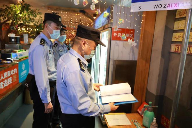IM电竞 IM电竞app国庆安保一线传真 一起来看看警察蜀黍如何进行节前安全检查(图8)