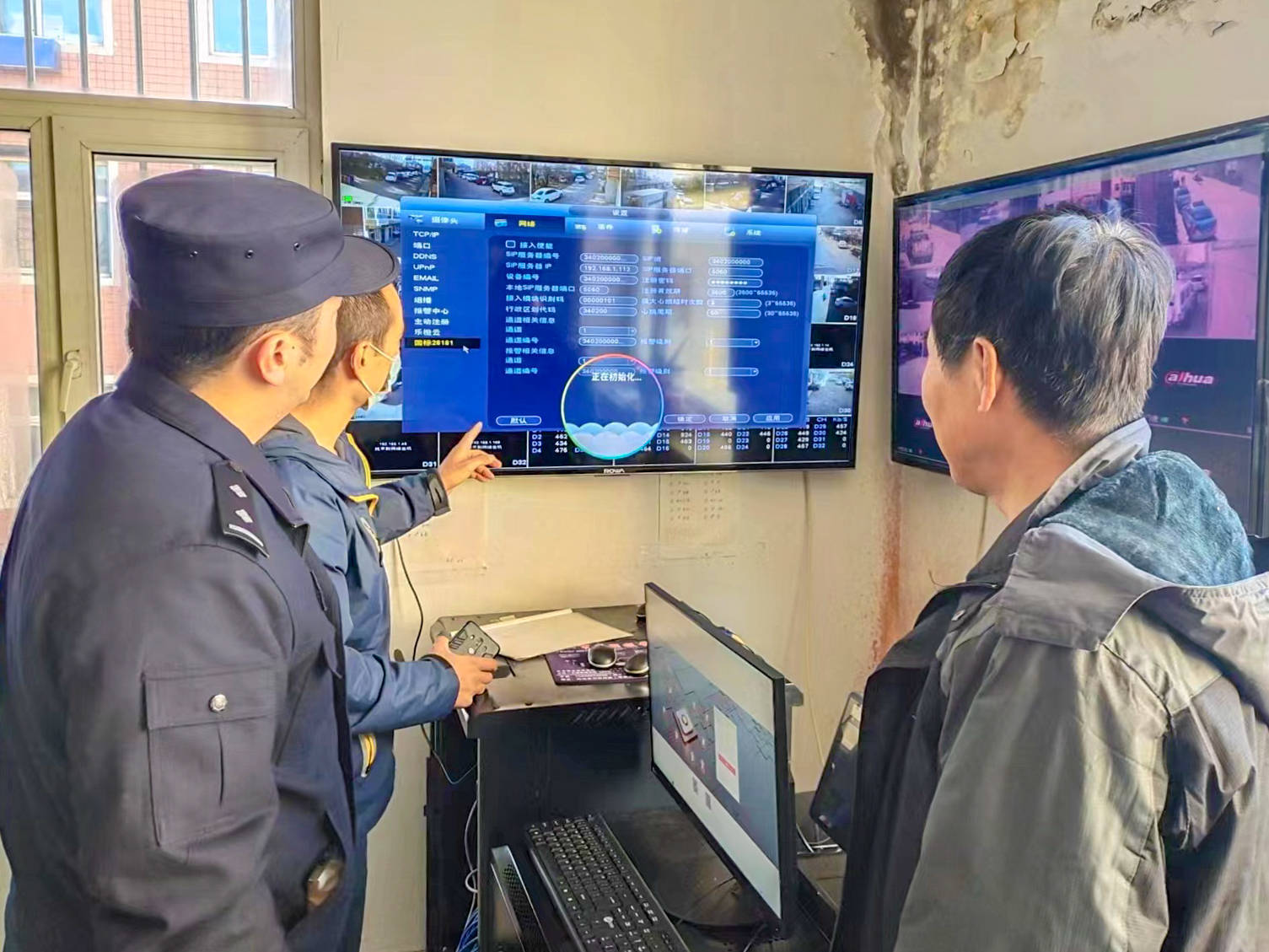 民警助力安防建设 打造“智慧平安社IM电竞 IM电竞平台区”(图3)