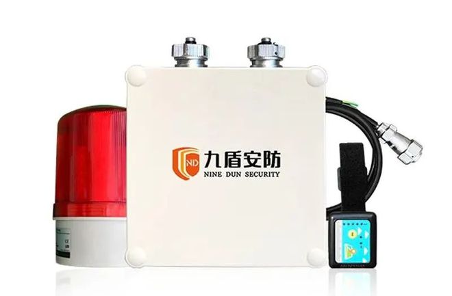 叉车UWB测距防撞系统有哪些应用场景？——九盾安防IM电竞 电子竞技平台(图2)