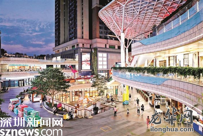 IM电竞 电子竞技平台营商环境看龙华媒体采风团走进六大重点片区 聚焦产业精彩蝶变(图5)