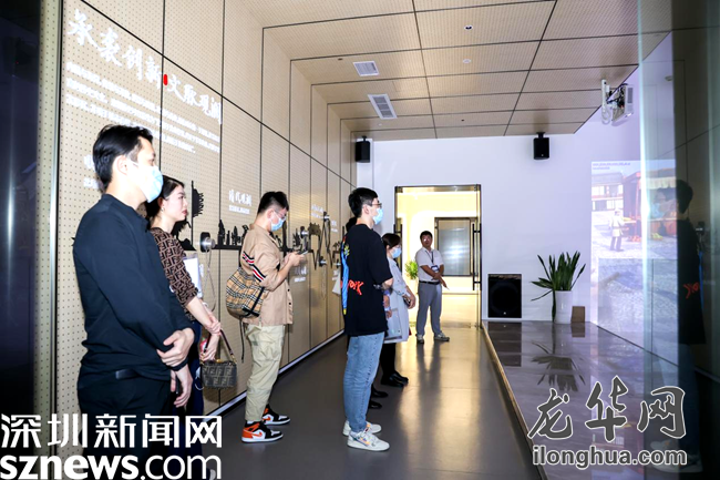 IM电竞 电子竞技平台营商环境看龙华媒体采风团走进六大重点片区 聚焦产业精彩蝶变(图2)