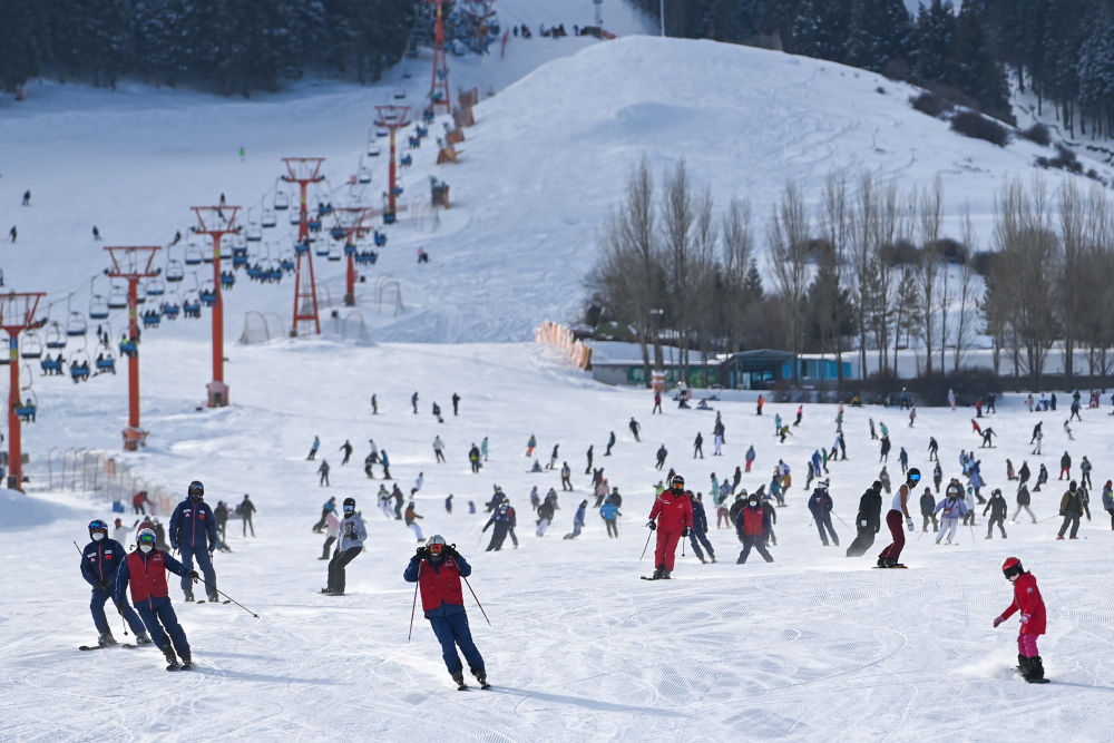 引领中国滑雪火下去——专访中国滑雪协会副主席郑良程IM电竞 IM电竞平台(图3)