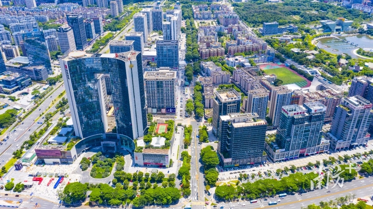 东莞两会·好声音丨南IM电竞 IM电竞app城代表团：东莞中心广场可打造成中央休闲街区(图3)