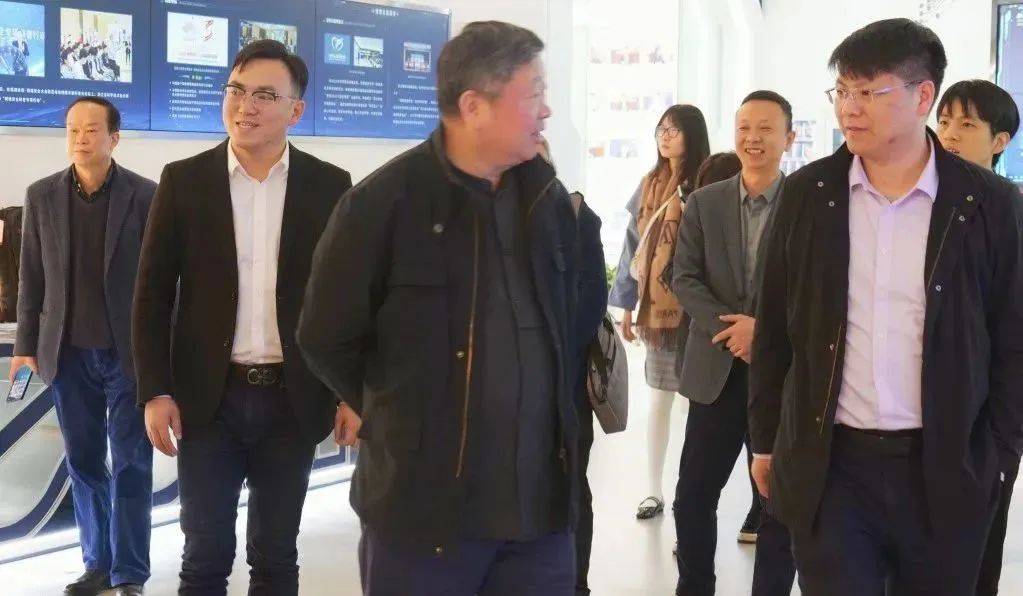 浙江省安防协会秘书长赵永华一行到访安恒信息调研交流IM电竞 IM电竞平台(图1)