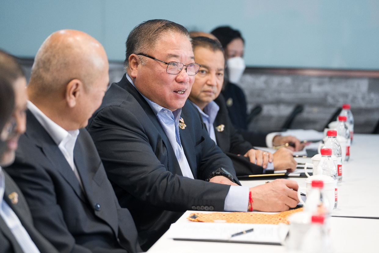 IM电竞 电子竞技平台马来西亚旅游、艺术和文化部长到访京东 京东超市国家馆将上线马来西亚旅游产品(图1)