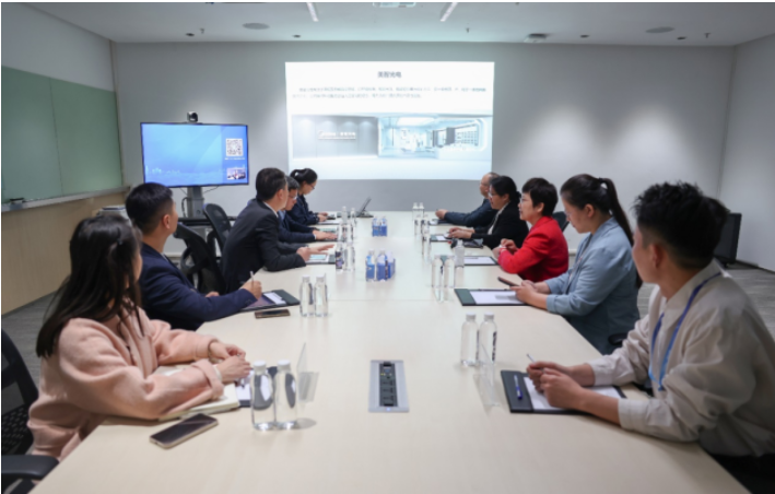 中国照明电器协会理IM电竞 电子竞技平台事长何烨一行到访美智光电共探行业高质量发展(图3)