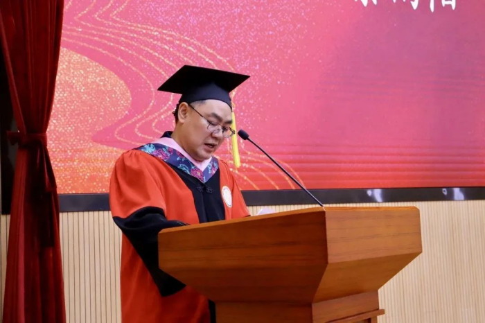 上海对外经贸大学国际商务外语学院举行2023届研究生学位授予仪式IM电竞 电子竞技平台(图4)